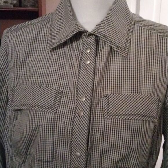 Riani    - Picture 2 of 11